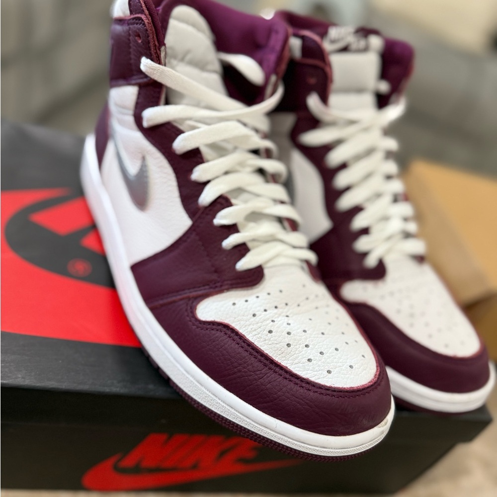 Nike Air Jordan 1 bordeax - Picture 3 of 10
